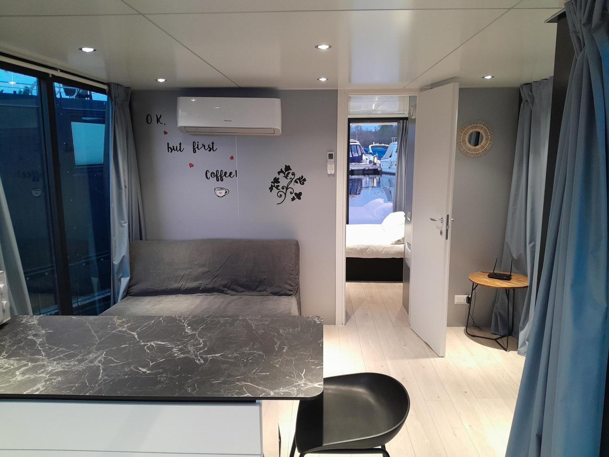 Floating Experience Black Pearl, Lago Maggiore Dormelletto Exterior foto