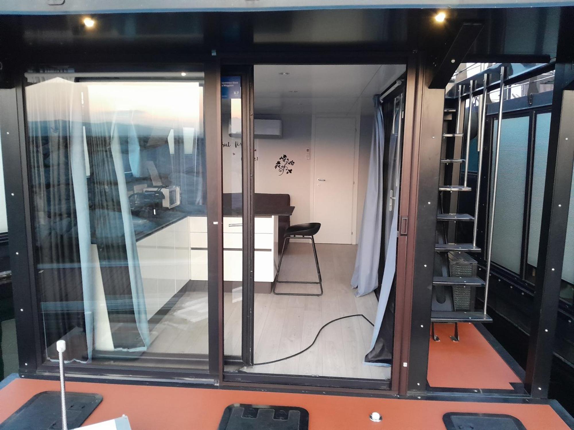Floating Experience Black Pearl, Lago Maggiore Dormelletto Exterior foto